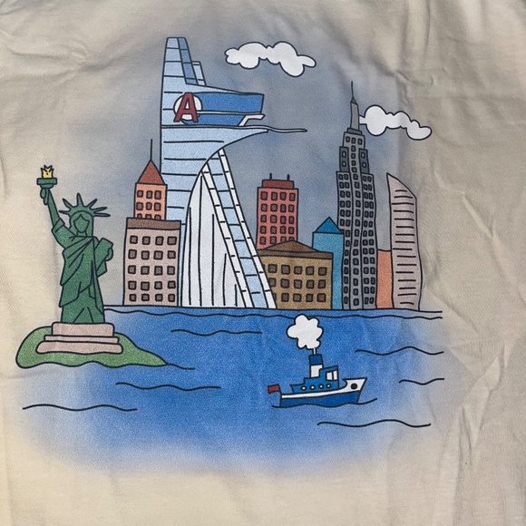 Disney Avengers shirt Mens size Large NWOT - Picture 5 of 6